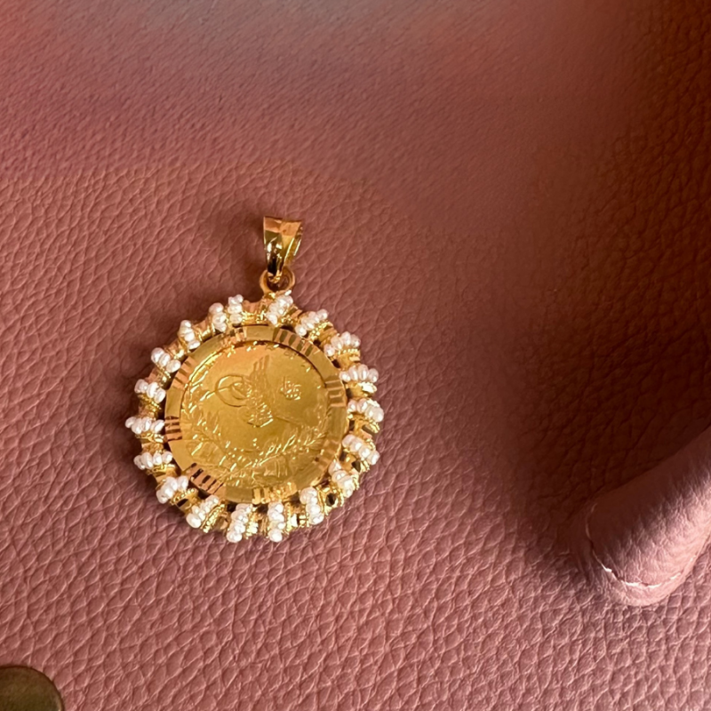   Original Lira Pendant with Pearl